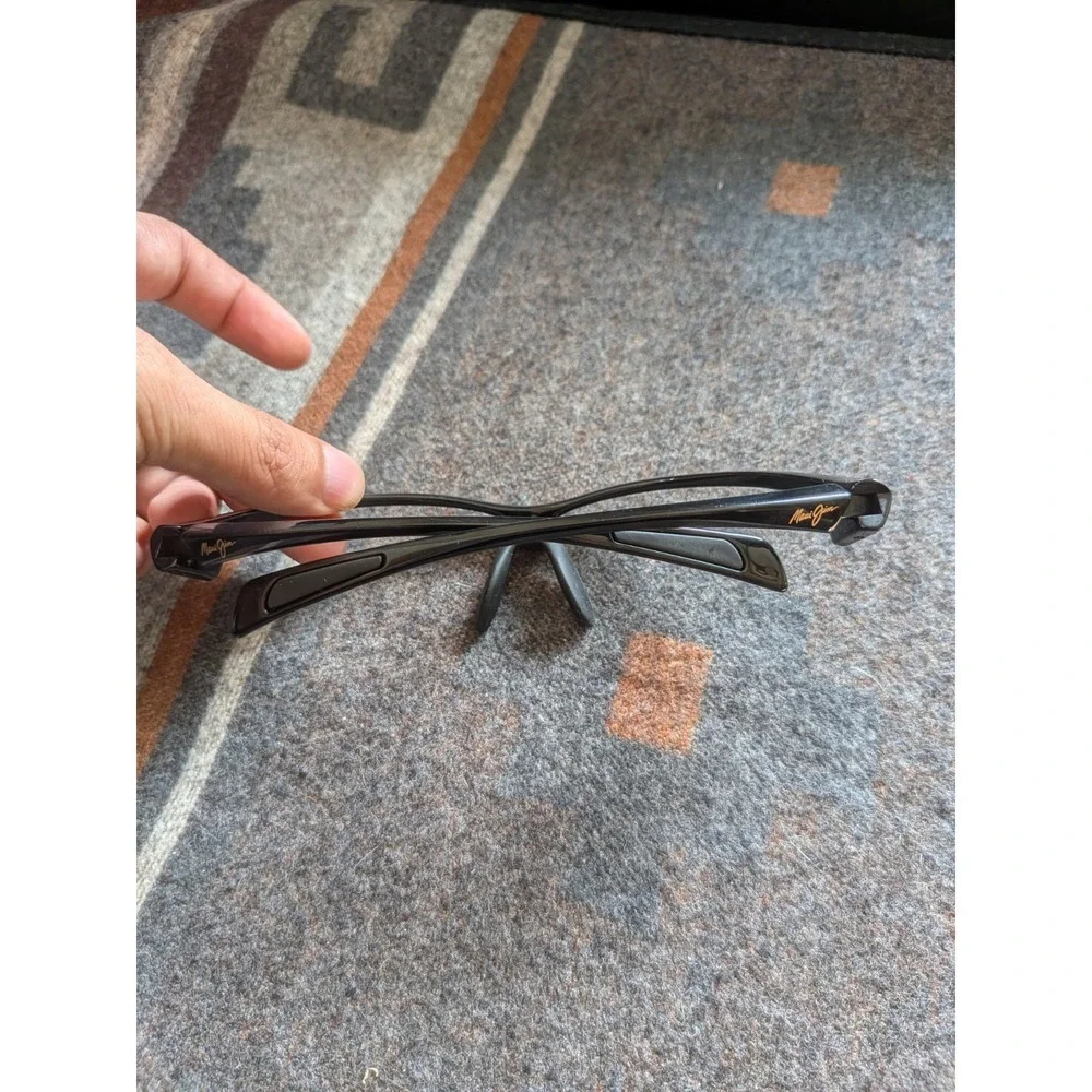 MAUI JIM Hot Sands 426-02 Black/neutral Gray Frames. 71/16-116